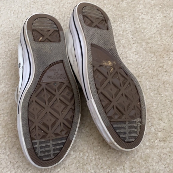 Converse - Picture 2 of 4